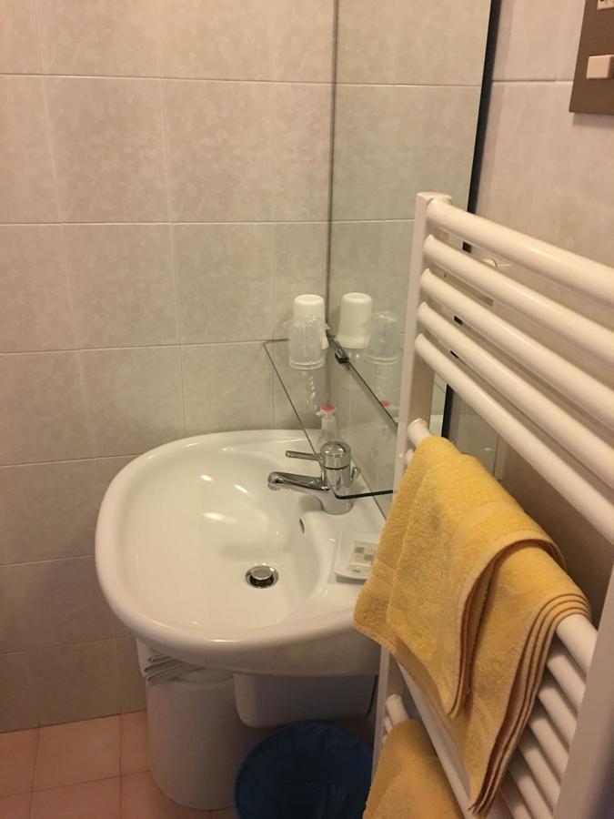 ארונצו די קדורה Albergo Erika מראה חיצוני תמונה